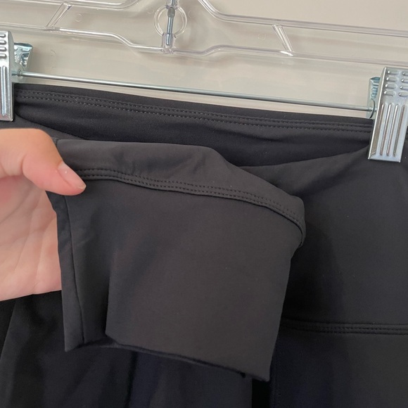 BRAND NEW BLACK WORKOUT LEGGINGS - Picture 7 of 8